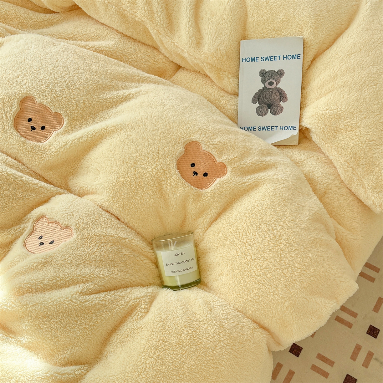 91家纺网 家纺一手货源 找家纺 梦幻之城 2025新款北极绒绣花系列四件套-萌宠 萌宠-奶油黄