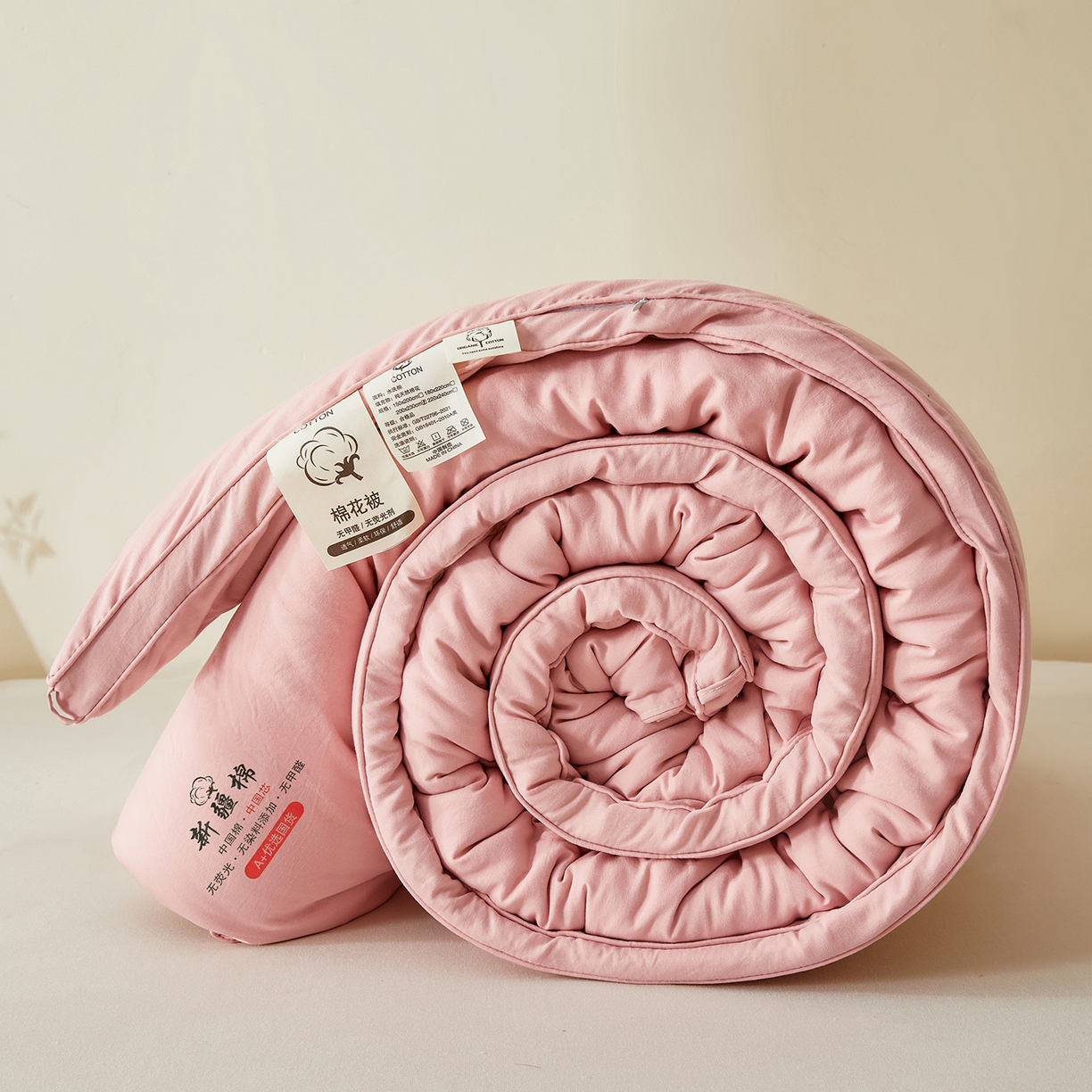 91家纺网 家纺一手货源 找家纺 逸居家纺 2025新款A类立体新疆棉花被子被芯 立体棉花被 温柔粉