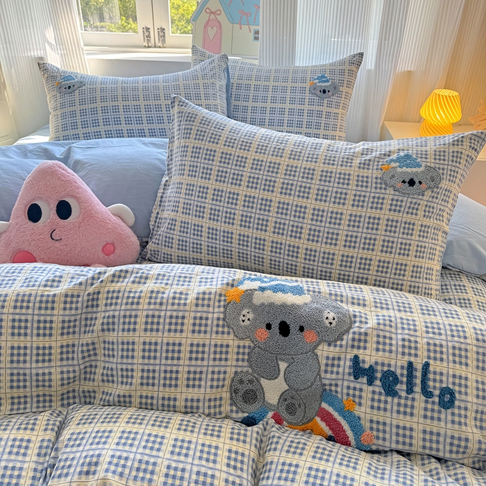 91家纺网 家纺一手货源 找家纺 沃朴家居 2025新款萌趣水洗棉毛巾绣四件套 彩虹考拉