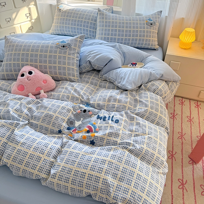 91家纺网 家纺一手货源 找家纺 沃朴家居 2025新款萌趣水洗棉毛巾绣四件套 彩虹考拉