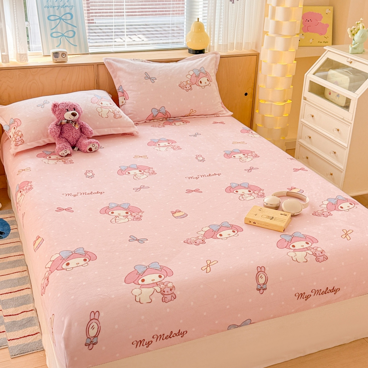 91家纺网 家纺一手货源 找家纺 名兮-2025经典奥特曼-三丽鸥高克重印花牛奶绒床笠 点点美乐蒂