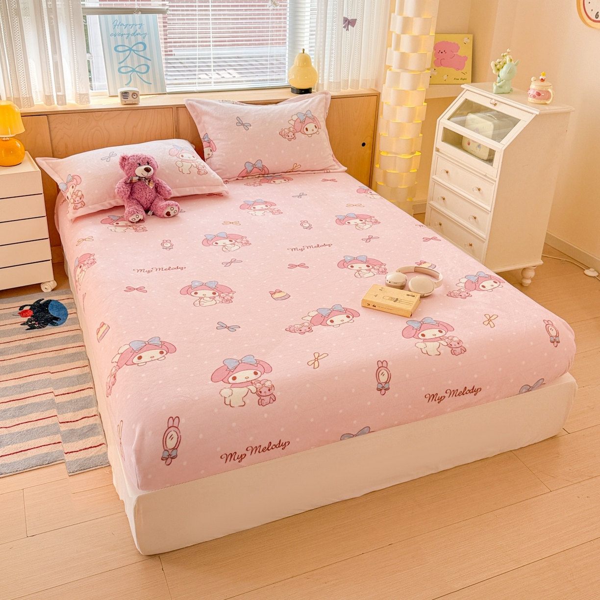 91家纺网 家纺一手货源 找家纺 名兮-2025经典奥特曼-三丽鸥高克重印花牛奶绒床笠 点点美乐蒂