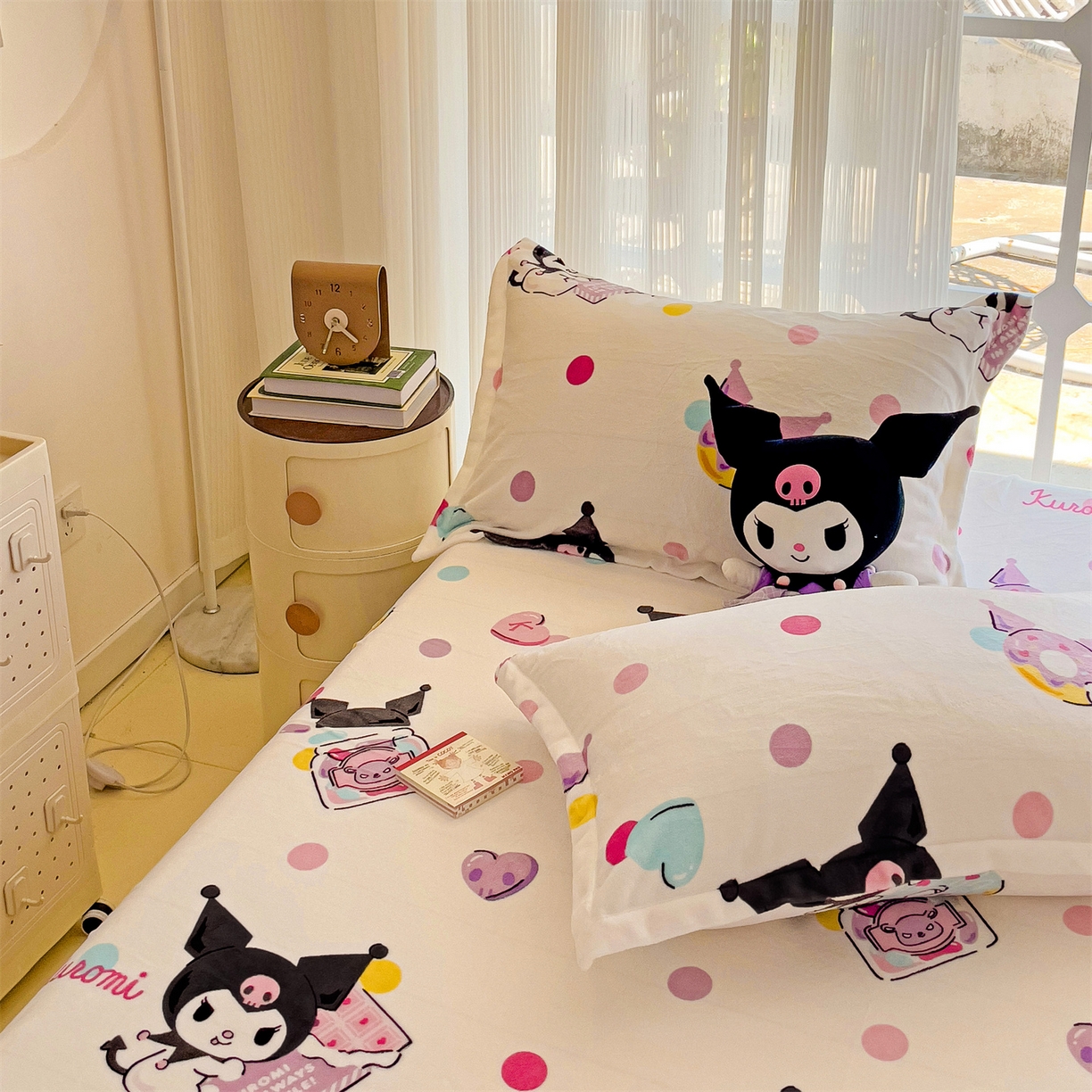 91家纺网 家纺一手货源 找家纺 名兮-2025经典奥特曼-三丽鸥高克重印花牛奶绒床笠 多彩库洛米