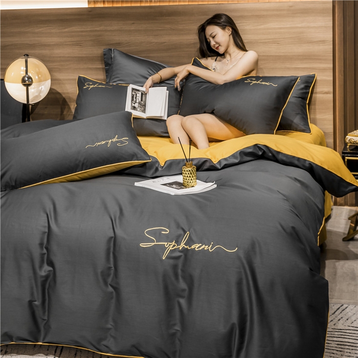 91家纺网 家纺一手货源 找家纺 小叮当家纺仓储工厂店 2025新款(热买家秀不断货)40s贡缎长绒棉纯棉字母款全棉四件套轻奢床上用品 深灰姜黄