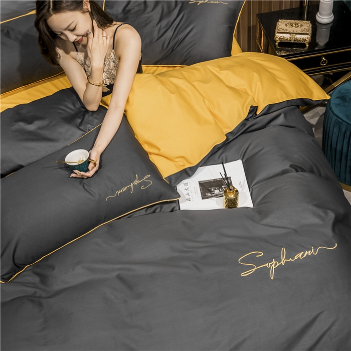 91家纺网 家纺一手货源 找家纺 小叮当家纺仓储工厂店 2025新款(热买家秀不断货)40s贡缎长绒棉纯棉字母款全棉四件套轻奢床上用品 深灰姜黄