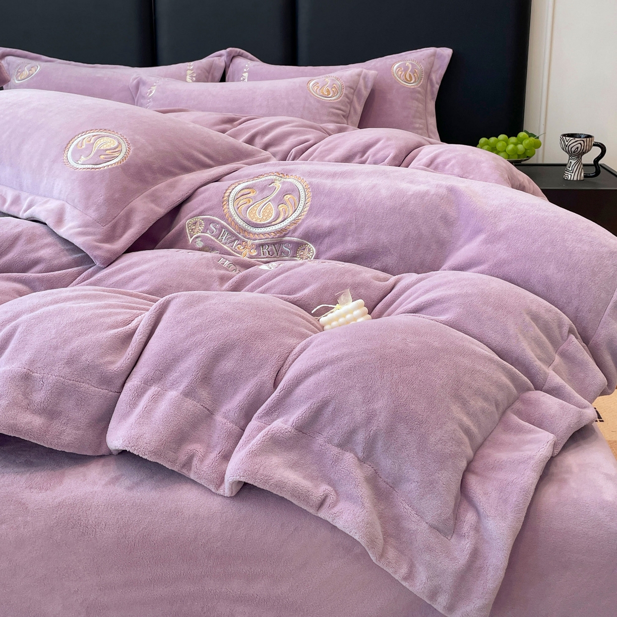 美洲琳 2025新款高克重绣花牛奶绒四件套 天鹅-紫