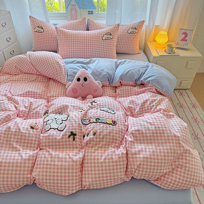 91家纺网 家纺一手货源 找家纺 沃朴家居 2025新款萌趣水洗棉毛巾绣四件套 开心狗狗