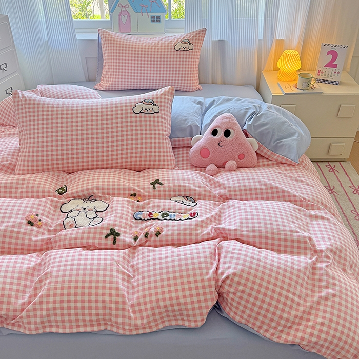 91家纺网 家纺一手货源 找家纺 沃朴家居 2025新款萌趣水洗棉毛巾绣四件套 开心狗狗