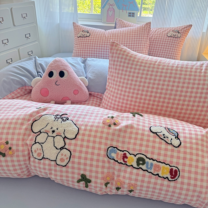 91家纺网 家纺一手货源 找家纺 沃朴家居 2025新款萌趣水洗棉毛巾绣四件套 开心狗狗