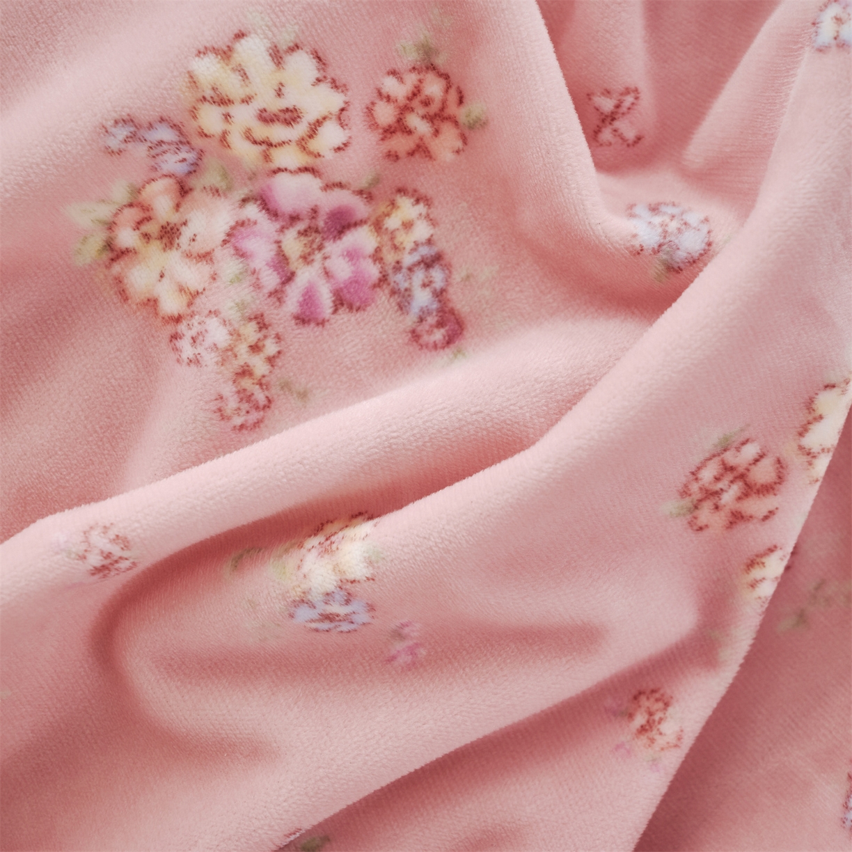 91家纺网 家纺一手货源 找家纺 喜四方 2025新款超细旦婴儿宝宝绒印花四件套 花怡梦-粉