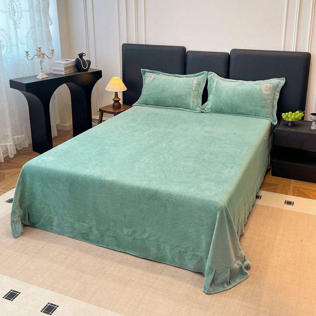 91家纺网 家纺一手货源 找家纺 美洲琳 2025新款高克重绣花牛奶绒四件套 天鹅-青色