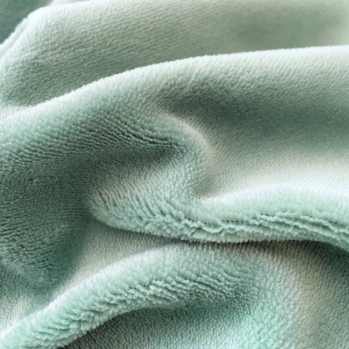 91家纺网 家纺一手货源 找家纺 美洲琳 2025新款高克重绣花牛奶绒四件套 天鹅-青色