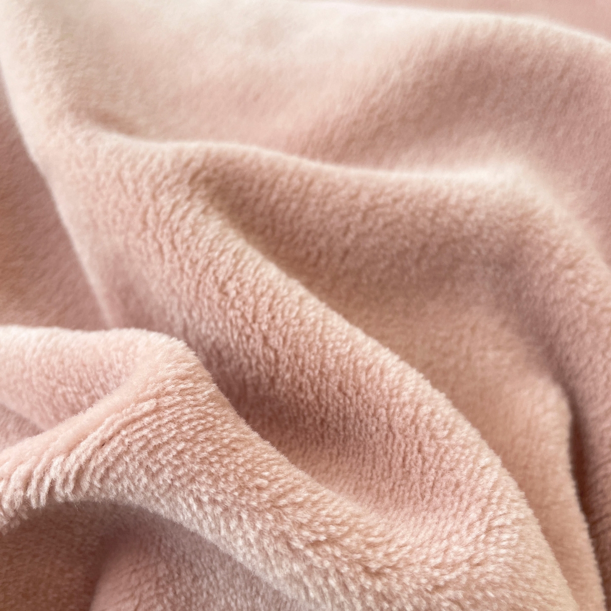 91家纺网 家纺一手货源 找家纺 美洲琳 2025新款高克重绣花牛奶绒四件套 天鹅-粉