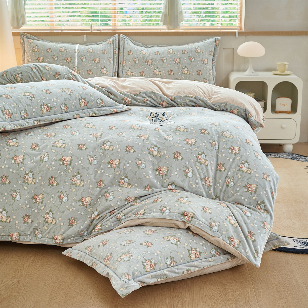 91家纺网 家纺一手货源 找家纺 喜四方 2025新款超细旦婴儿宝宝绒印花四件套 秘境-绿