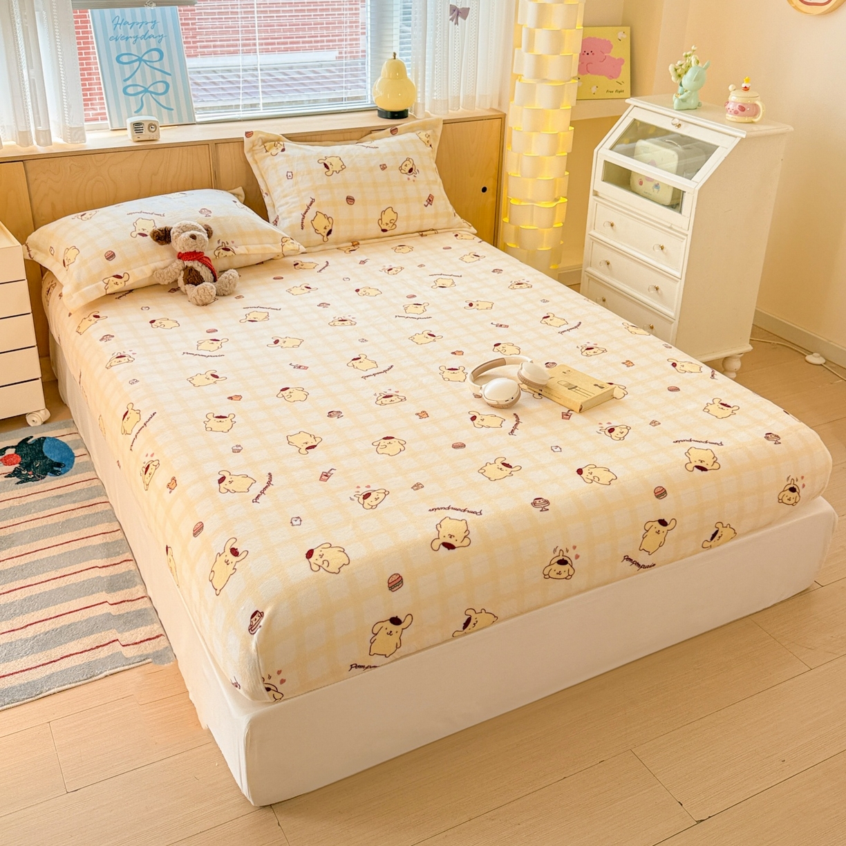 91家纺网 家纺一手货源 找家纺 名兮-2025经典奥特曼-三丽鸥高克重印花牛奶绒床笠 格子布丁狗