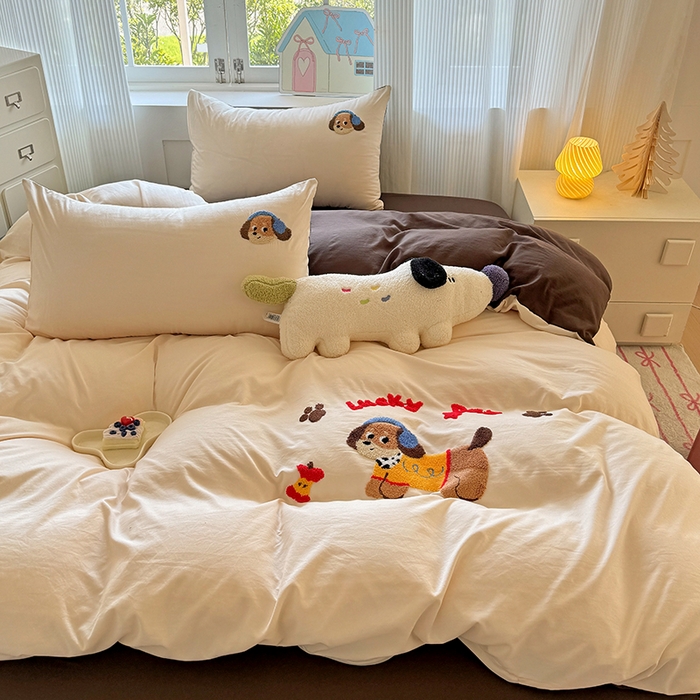 91家纺网 家纺一手货源 找家纺 沃朴家居 2025新款萌趣水洗棉毛巾绣四件套 腊肠音乐狗