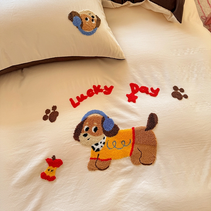 91家纺网 家纺一手货源 找家纺 沃朴家居 2025新款萌趣水洗棉毛巾绣四件套 腊肠音乐狗