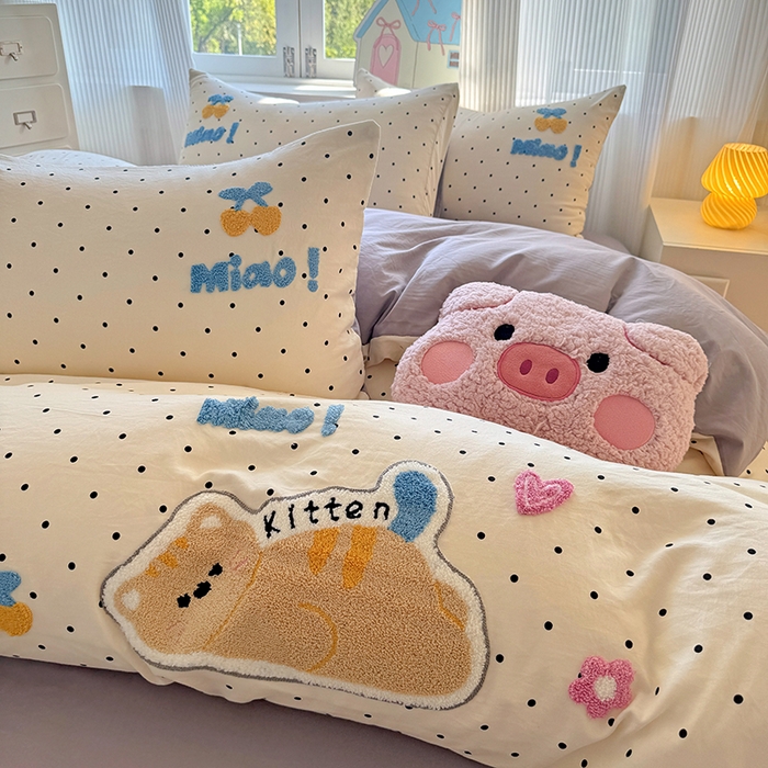 91家纺网 家纺一手货源 找家纺 沃朴家居 2025新款萌趣水洗棉毛巾绣四件套 趴睡猫咪