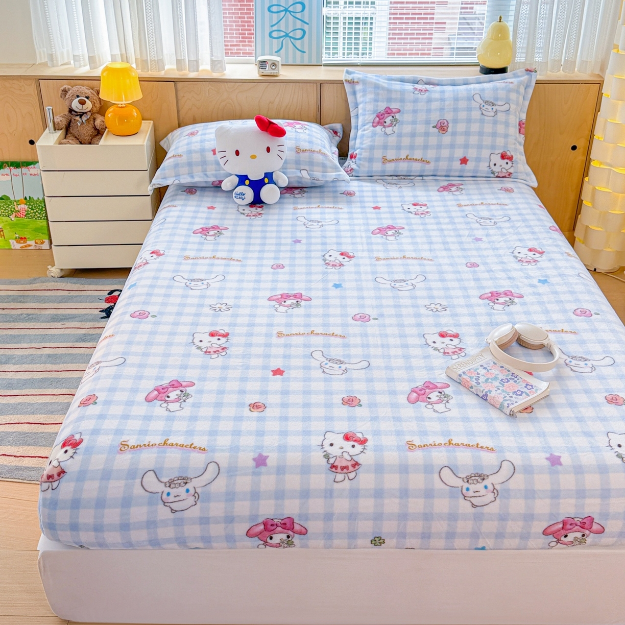 91家纺网 家纺一手货源 找家纺 名兮-2025经典奥特曼-三丽鸥高克重印花牛奶绒床笠 蓝格萌宠