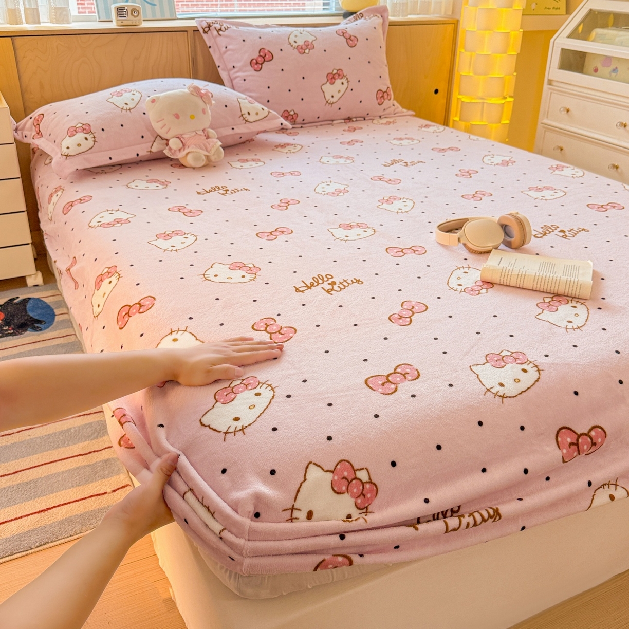 91家纺网 家纺一手货源 找家纺 名兮-2025经典奥特曼-三丽鸥高克重印花牛奶绒床笠 美美kt