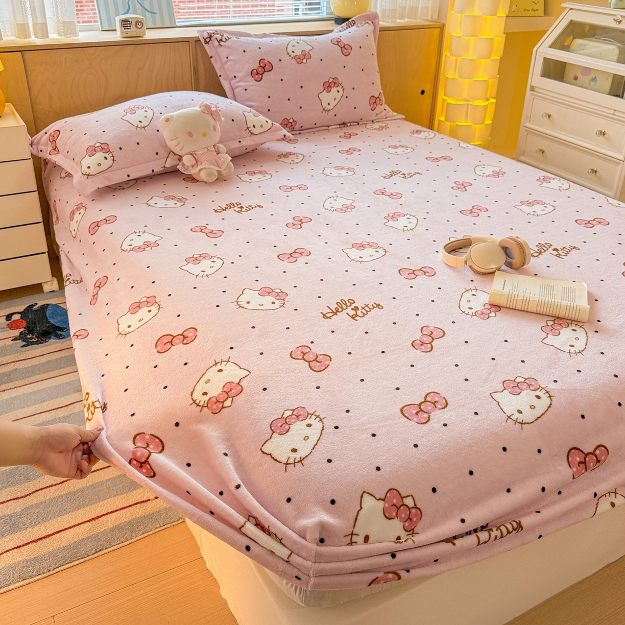 91家纺网 家纺一手货源 找家纺 名兮-2025经典奥特曼-三丽鸥高克重印花牛奶绒床笠 美美kt