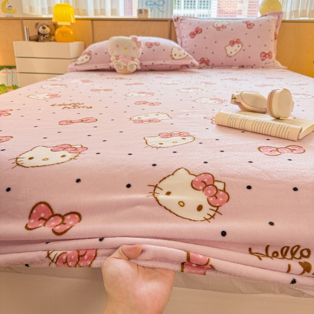 91家纺网 家纺一手货源 找家纺 名兮-2025经典奥特曼-三丽鸥高克重印花牛奶绒床笠 美美kt