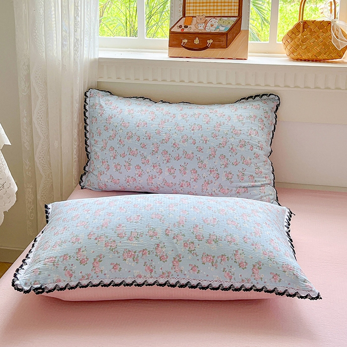 91家纺网 家纺一手货源 找家纺 （总）鑫利来家纺 2025新款云感皱皱纱枕套镂空花边单品枕套