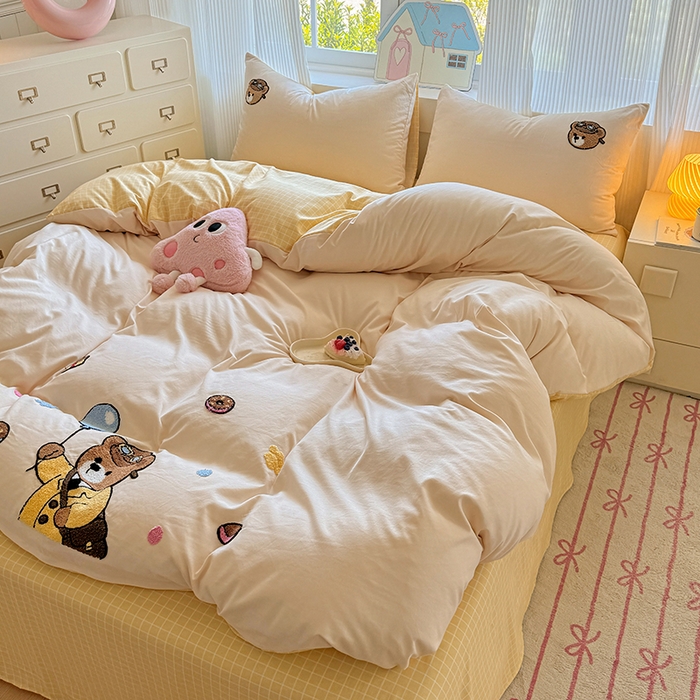 91家纺网 家纺一手货源 找家纺 沃朴家居 2025新款萌趣水洗棉毛巾绣四件套 小熊同学