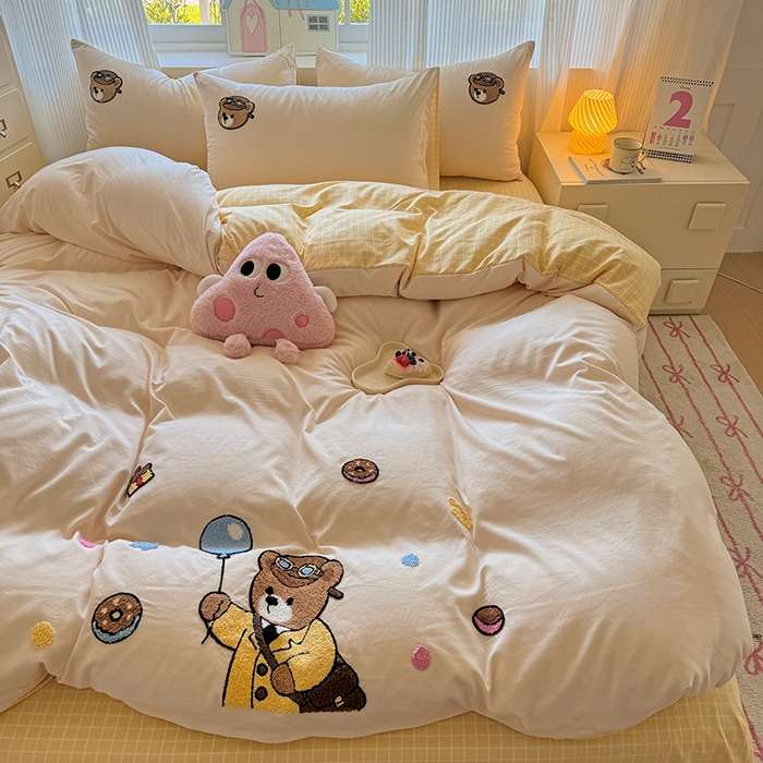 91家纺网 家纺一手货源 找家纺 沃朴家居 2025新款萌趣水洗棉毛巾绣四件套 小熊同学