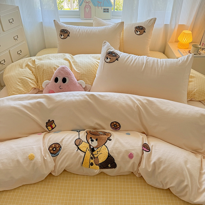91家纺网 家纺一手货源 找家纺 沃朴家居 2025新款萌趣水洗棉毛巾绣四件套 小熊同学
