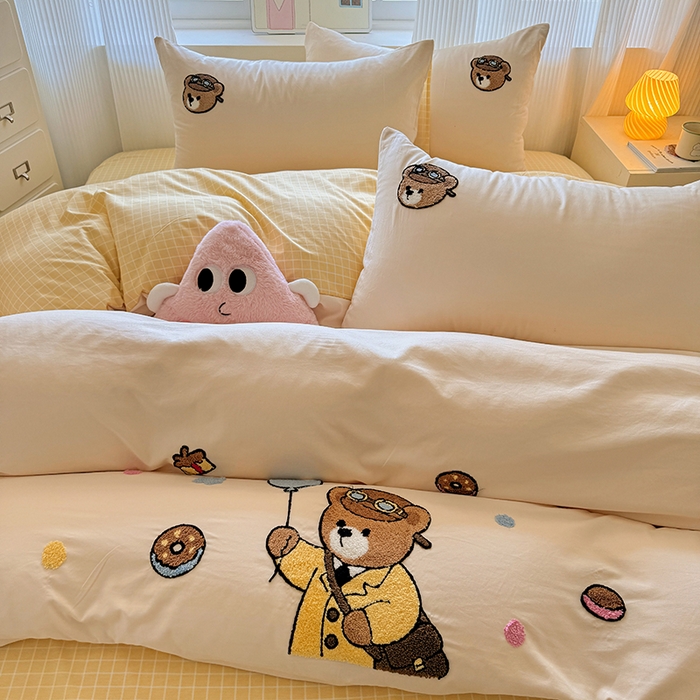 91家纺网 家纺一手货源 找家纺 沃朴家居 2025新款萌趣水洗棉毛巾绣四件套 小熊同学