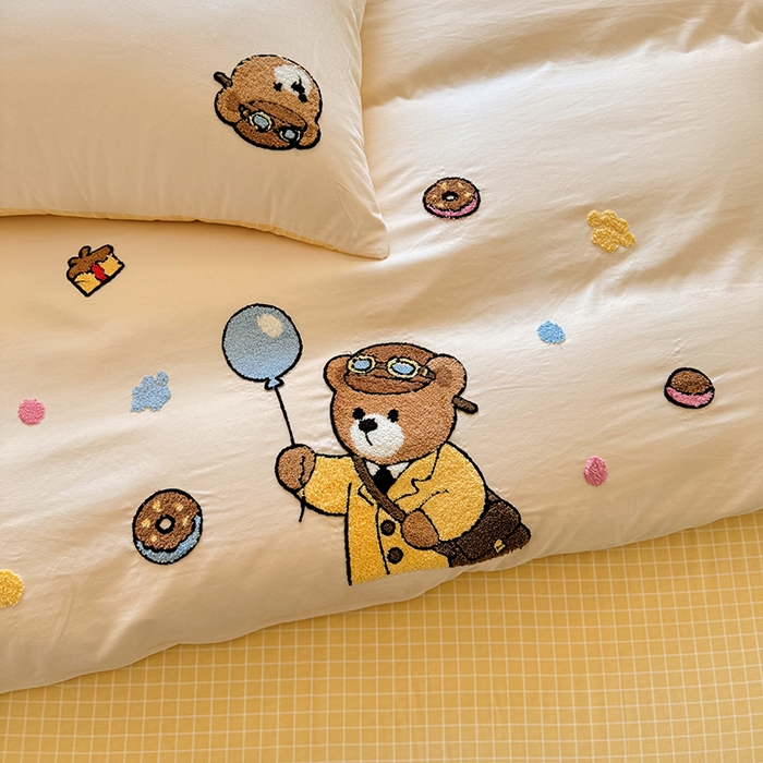 91家纺网 家纺一手货源 找家纺 沃朴家居 2025新款萌趣水洗棉毛巾绣四件套 小熊同学