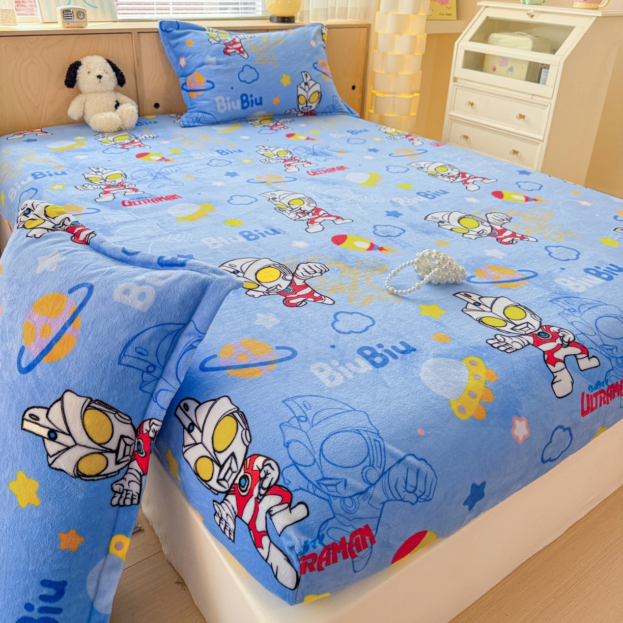 91家纺网 家纺一手货源 找家纺 名兮-2025经典奥特曼-三丽鸥高克重印花牛奶绒床笠 闪电艾斯