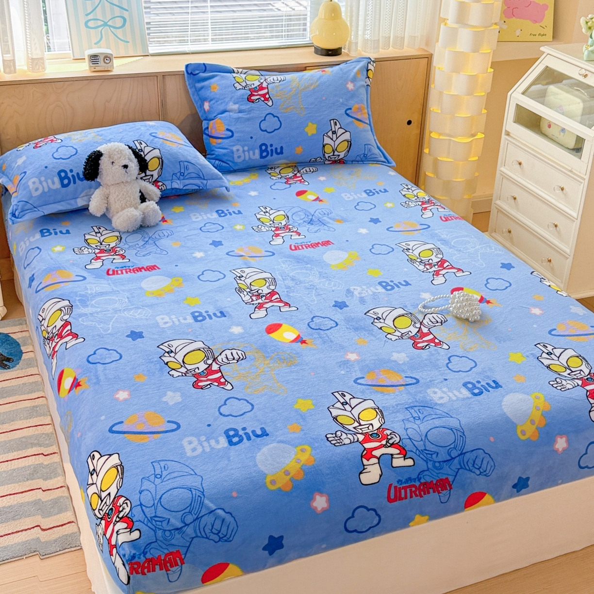 91家纺网 家纺一手货源 找家纺 名兮-2025经典奥特曼-三丽鸥高克重印花牛奶绒床笠 闪电艾斯