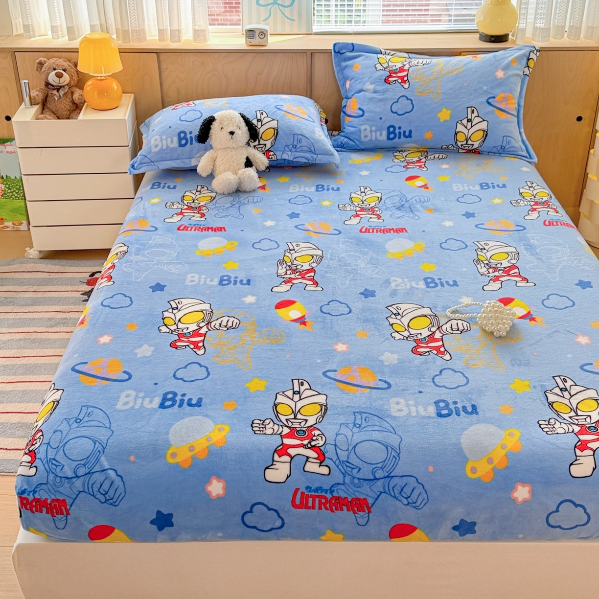 91家纺网 家纺一手货源 找家纺 名兮-2025经典奥特曼-三丽鸥高克重印花牛奶绒床笠 闪电艾斯