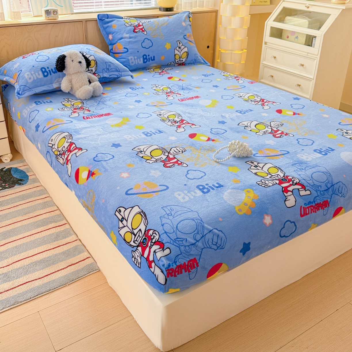 91家纺网 家纺一手货源 找家纺 名兮-2025经典奥特曼-三丽鸥高克重印花牛奶绒床笠 闪电艾斯