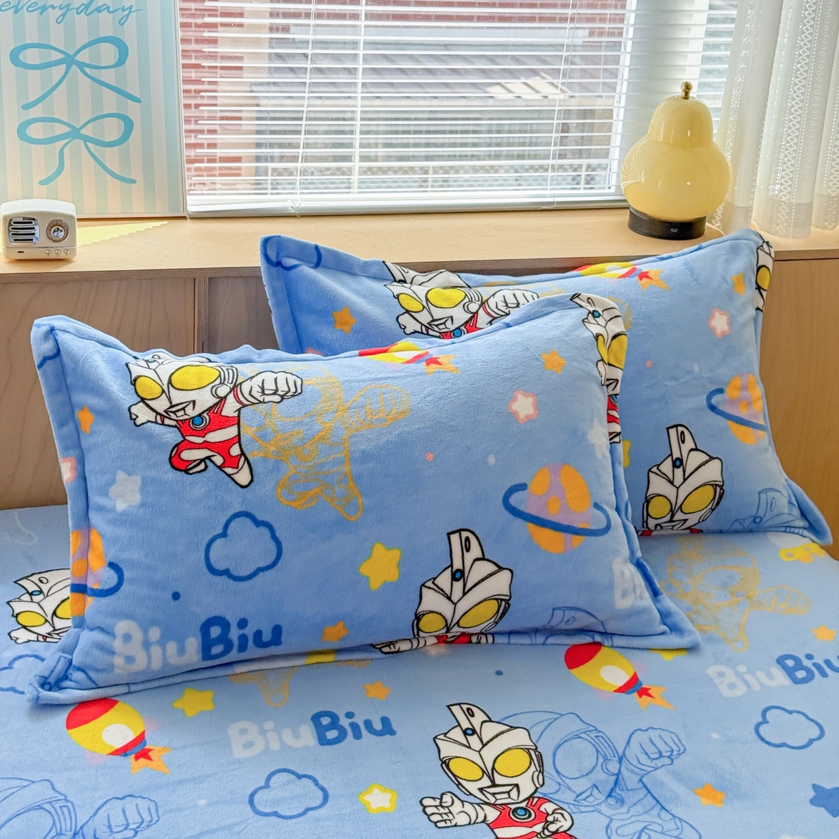 91家纺网 家纺一手货源 找家纺 名兮-2025经典奥特曼-三丽鸥高克重印花牛奶绒床笠 闪电艾斯