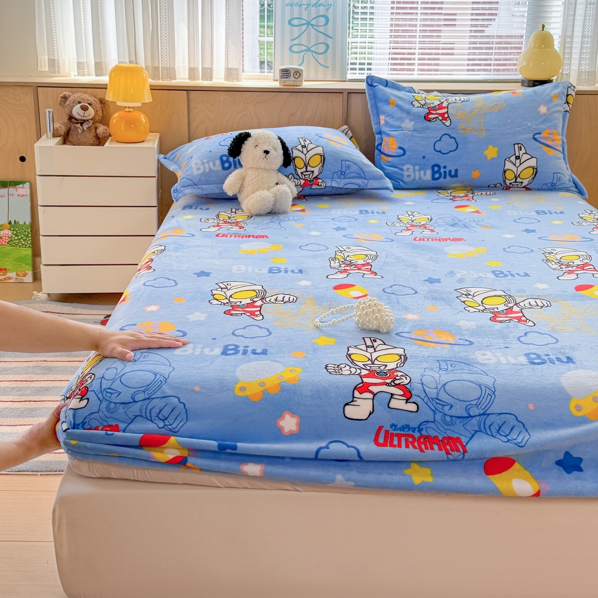 91家纺网 家纺一手货源 找家纺 名兮-2025经典奥特曼-三丽鸥高克重印花牛奶绒床笠 闪电艾斯