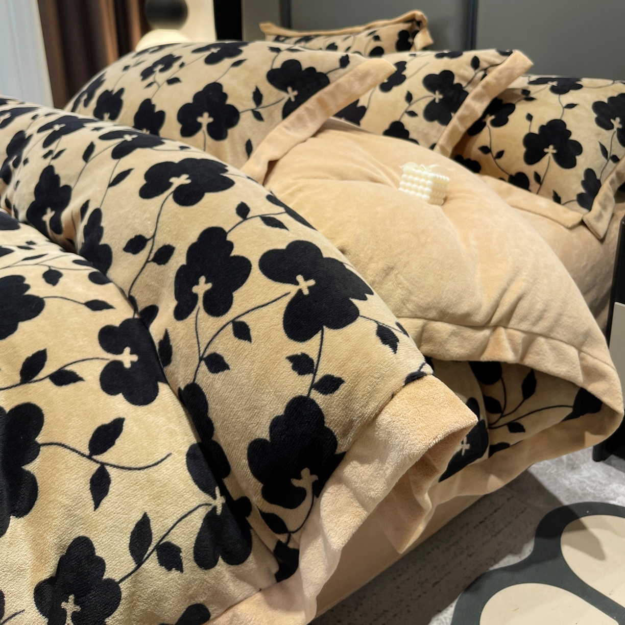 91家纺网 家纺一手货源 找家纺 （总）美洲琳 2025新款高克重牛奶绒印花四件套