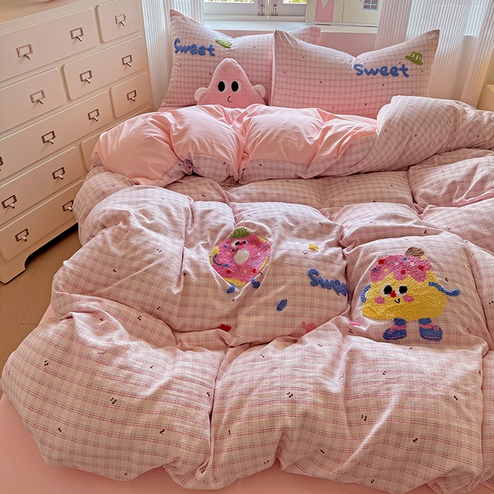 91家纺网 家纺一手货源 找家纺 沃朴家居 2025新款萌趣水洗棉毛巾绣四件套 樱桃芝士