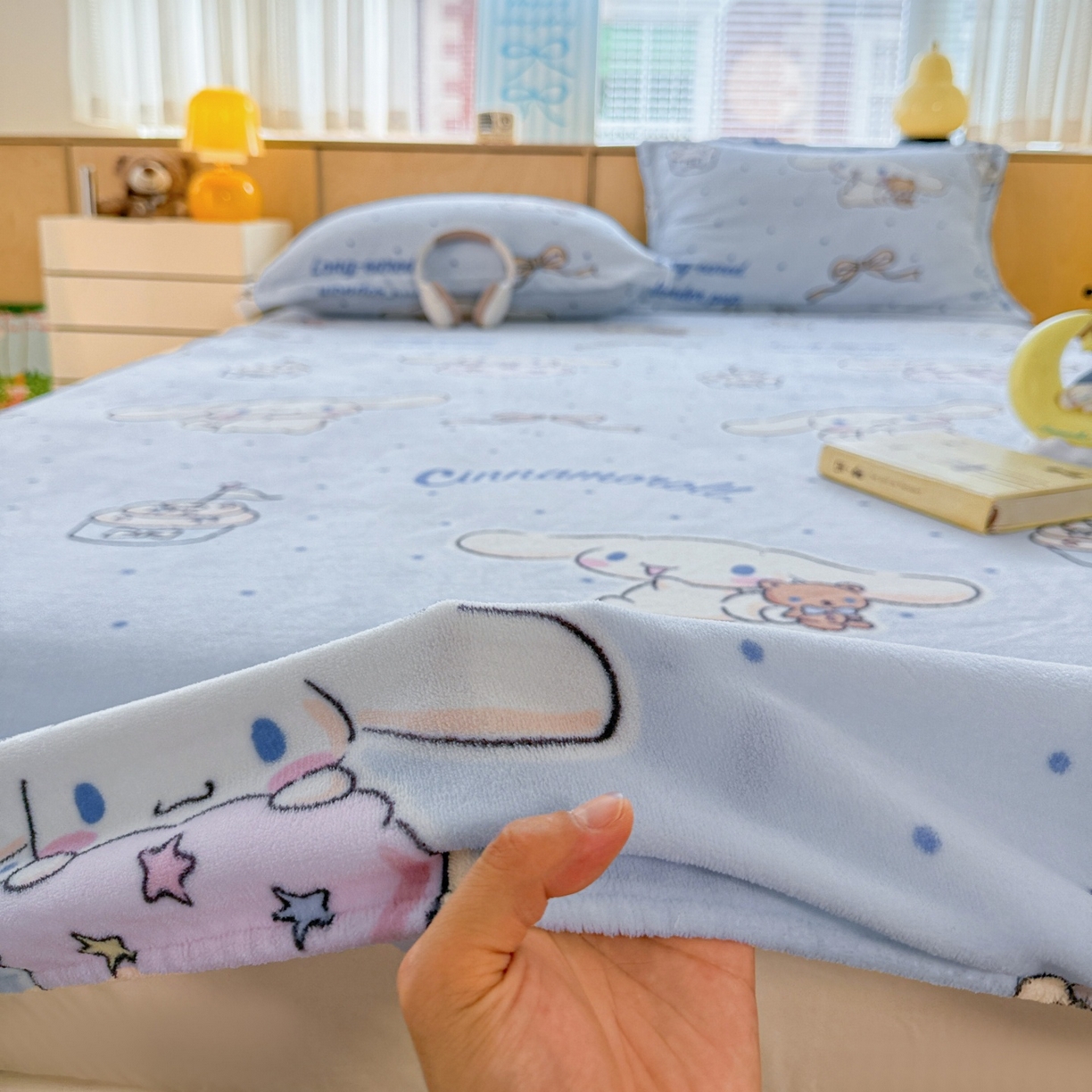 91家纺网 家纺一手货源 找家纺 名兮-2025经典奥特曼-三丽鸥高克重印花牛奶绒床笠 甜品大耳狗