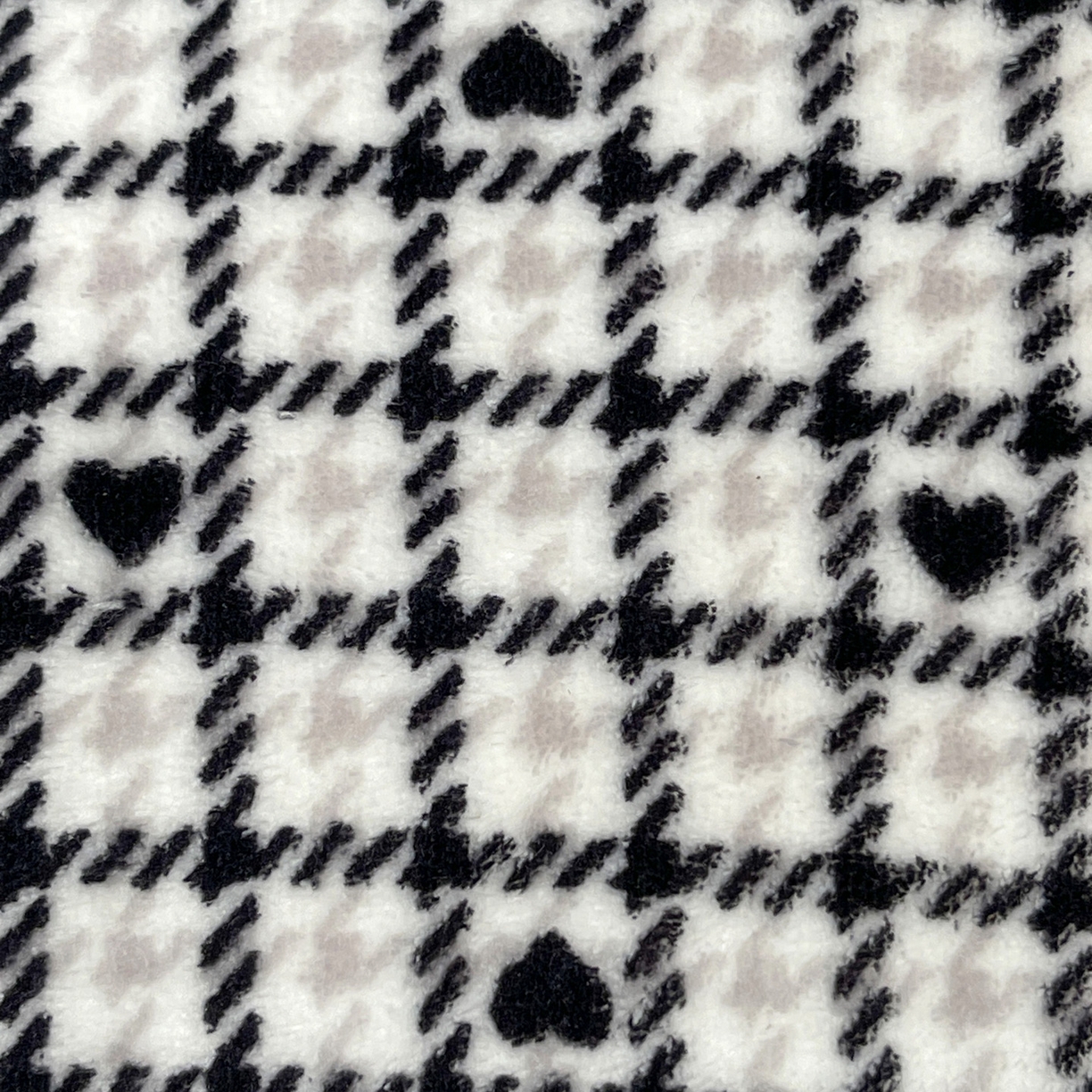 91家纺网 家纺一手货源 找家纺 美洲琳 2025新款高克重牛奶绒印花四件套 波点爱心-黑