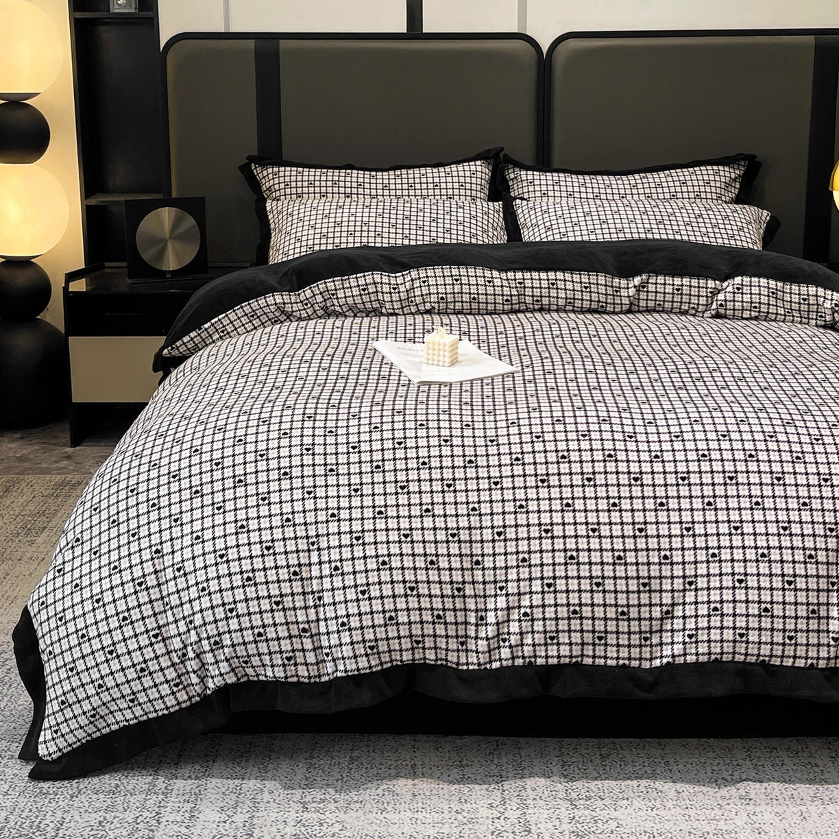 91家纺网 家纺一手货源 找家纺 美洲琳 2025新款高克重牛奶绒印花四件套 波点爱心-黑