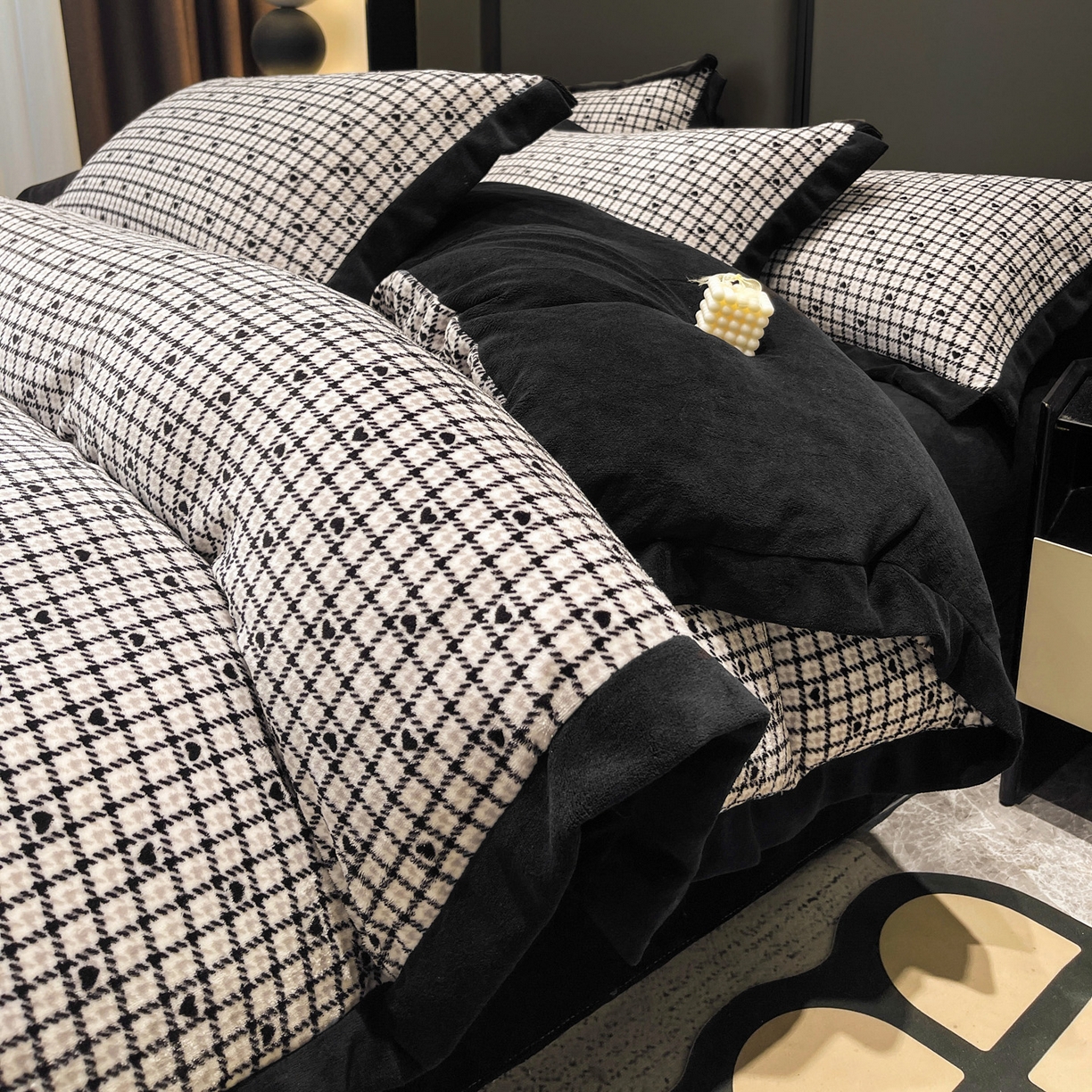 美洲琳 2025新款高克重牛奶绒印花四件套 波点爱心-黑