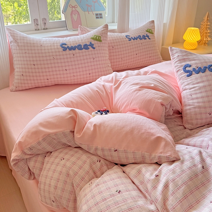 91家纺网 家纺一手货源 找家纺 沃朴家居 2025新款萌趣水洗棉毛巾绣四件套 樱桃芝士