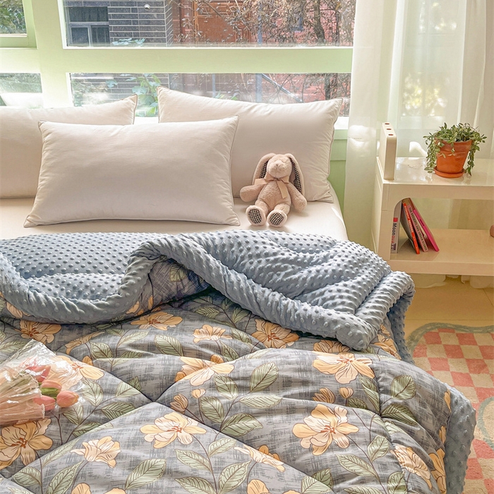 91家纺网 家纺一手货源 找家纺 云家 2025新款豆豆绒被子被芯夏凉被空调被四季被 花开富贵