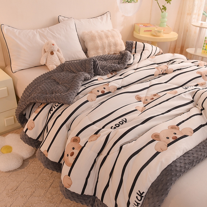 91家纺网 家纺一手货源 找家纺 云家 2025新款豆豆绒被子被芯夏凉被空调被四季被 欢乐小熊