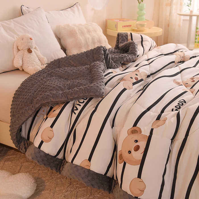 91家纺网 家纺一手货源 找家纺 云家 2025新款豆豆绒被子被芯夏凉被空调被四季被 欢乐小熊