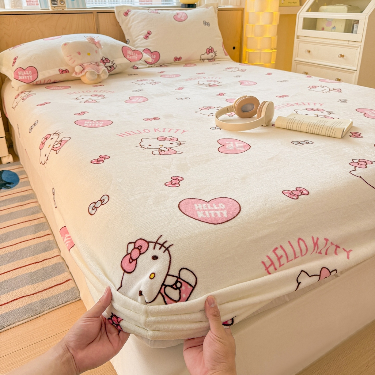 91家纺网 家纺一手货源 找家纺 名兮-2025经典奥特曼-三丽鸥高克重印花牛奶绒床笠 甜心kt