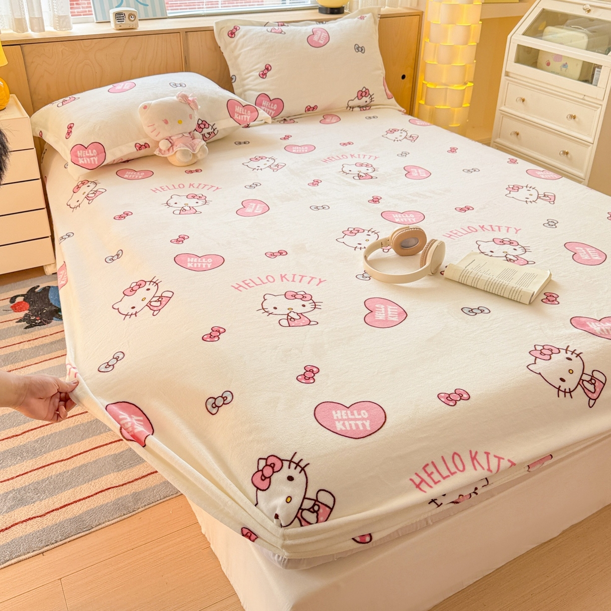 91家纺网 家纺一手货源 找家纺 名兮-2025经典奥特曼-三丽鸥高克重印花牛奶绒床笠 甜心kt